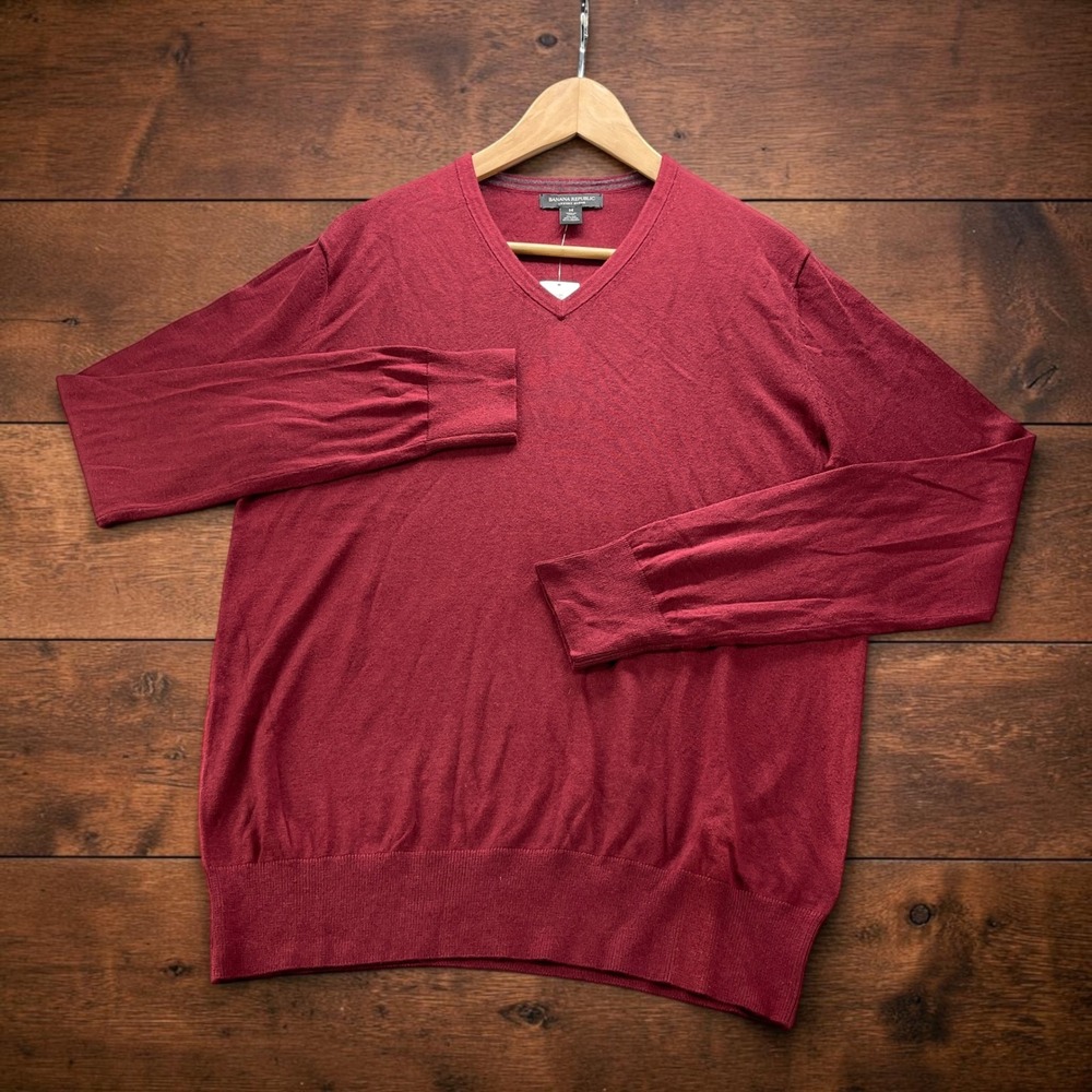 NEW Banana Republic Luxury Blend Silk Cashmere V-Neck Sweater Burgundy Mens (M)